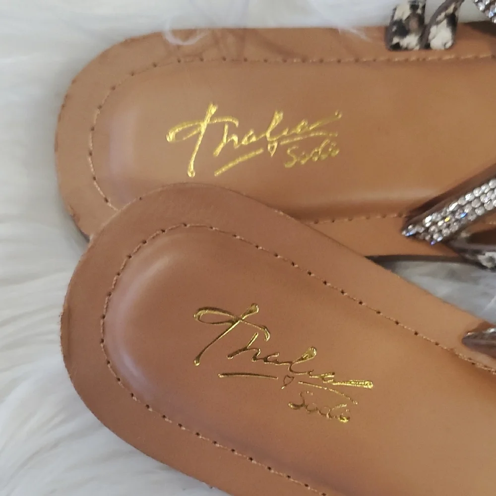 Thalia Sodi Black and White Sandals with Intricate Straps - Picture 4 of 6